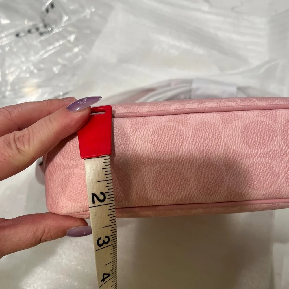 New! Coach! - Picture 16 of 16